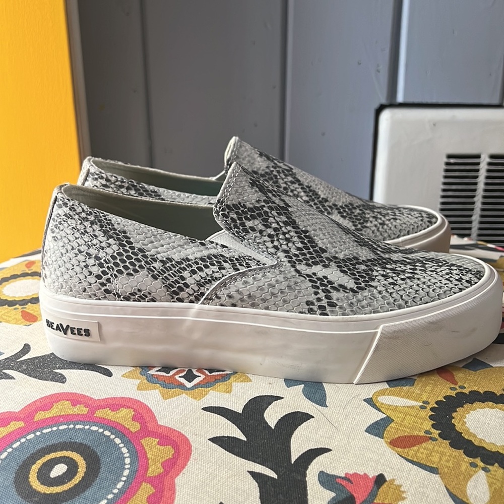 SeaVees Baja Platform slip on sneaker- excellent condition!
